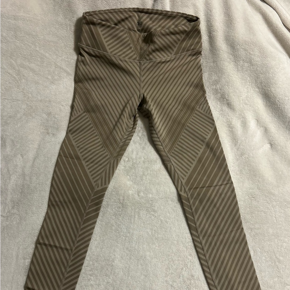 Alo Yoga leggings, olive color. Full length.